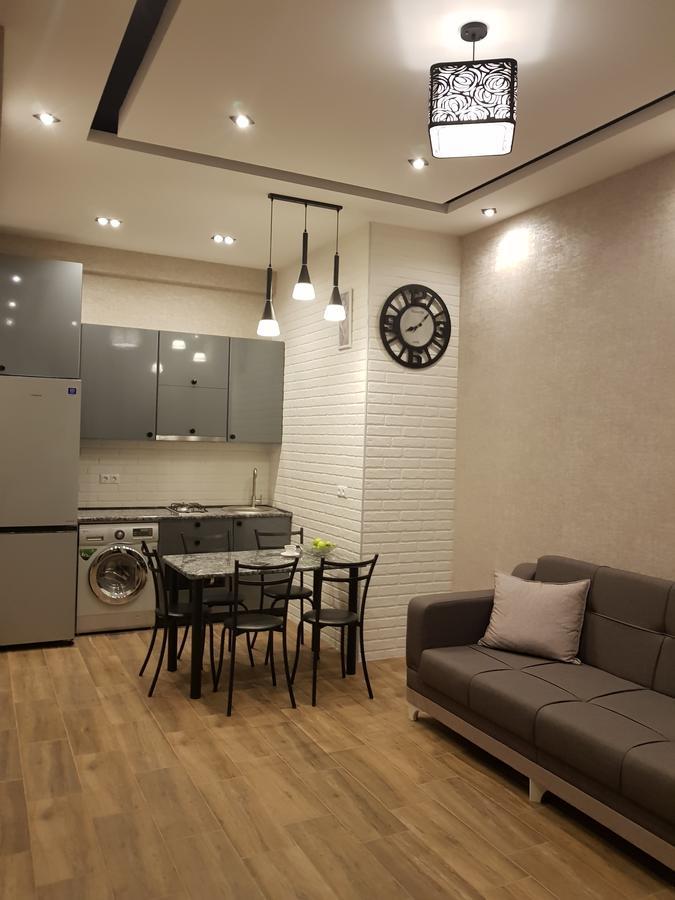 Rustaveli Modern Apartment Center Of Тбилиси Екстериор снимка